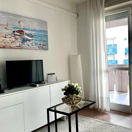 Bay Watch Apartment By The Sea